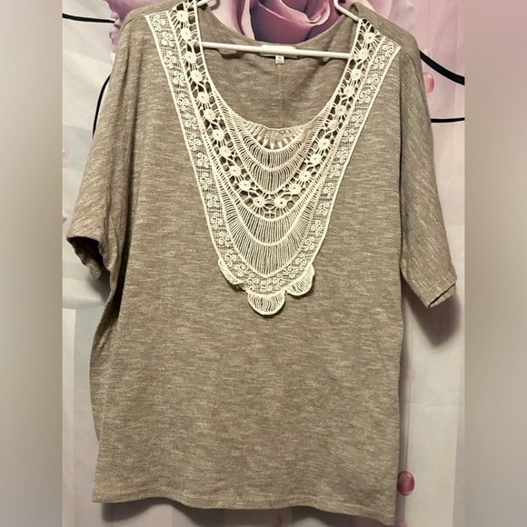 Women’s UMGee Grey Blouse With Lace Size 1X - Picture 1 of 5